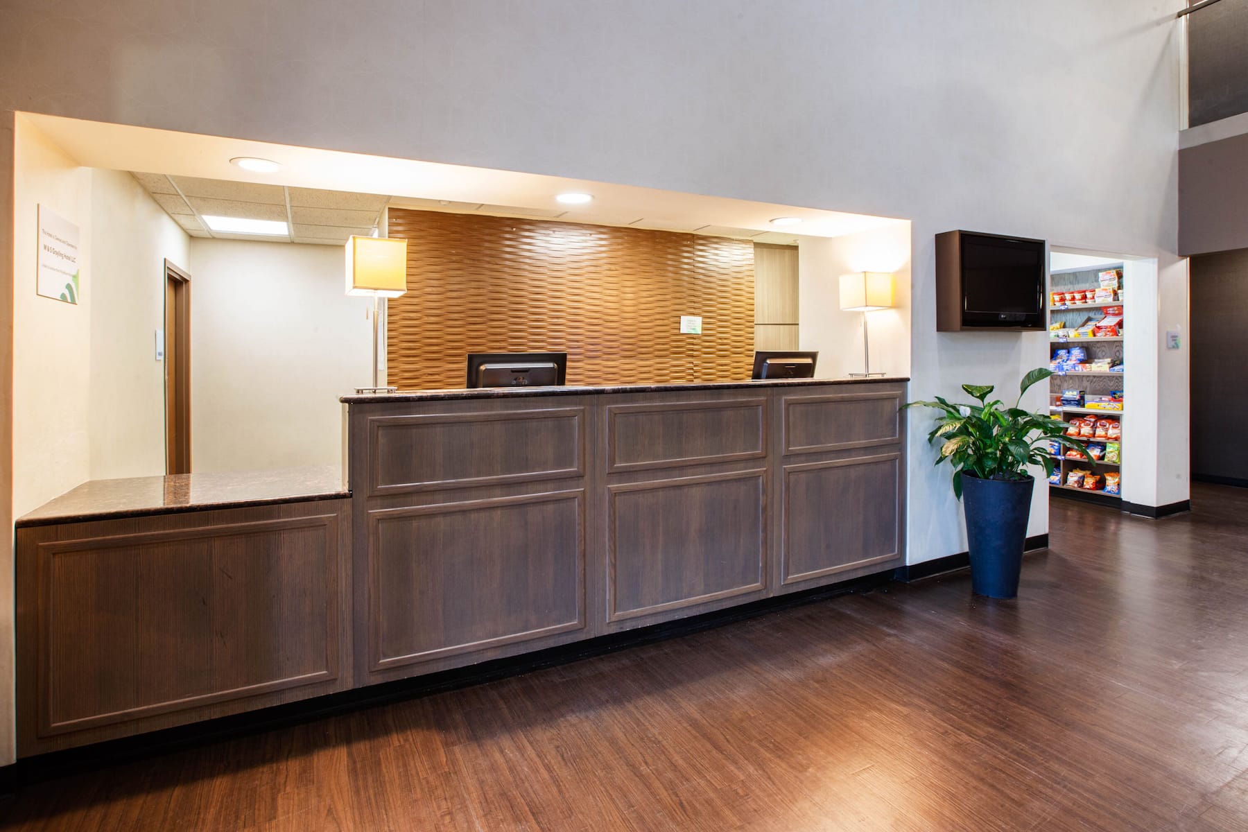 Wingate Roseville reception area